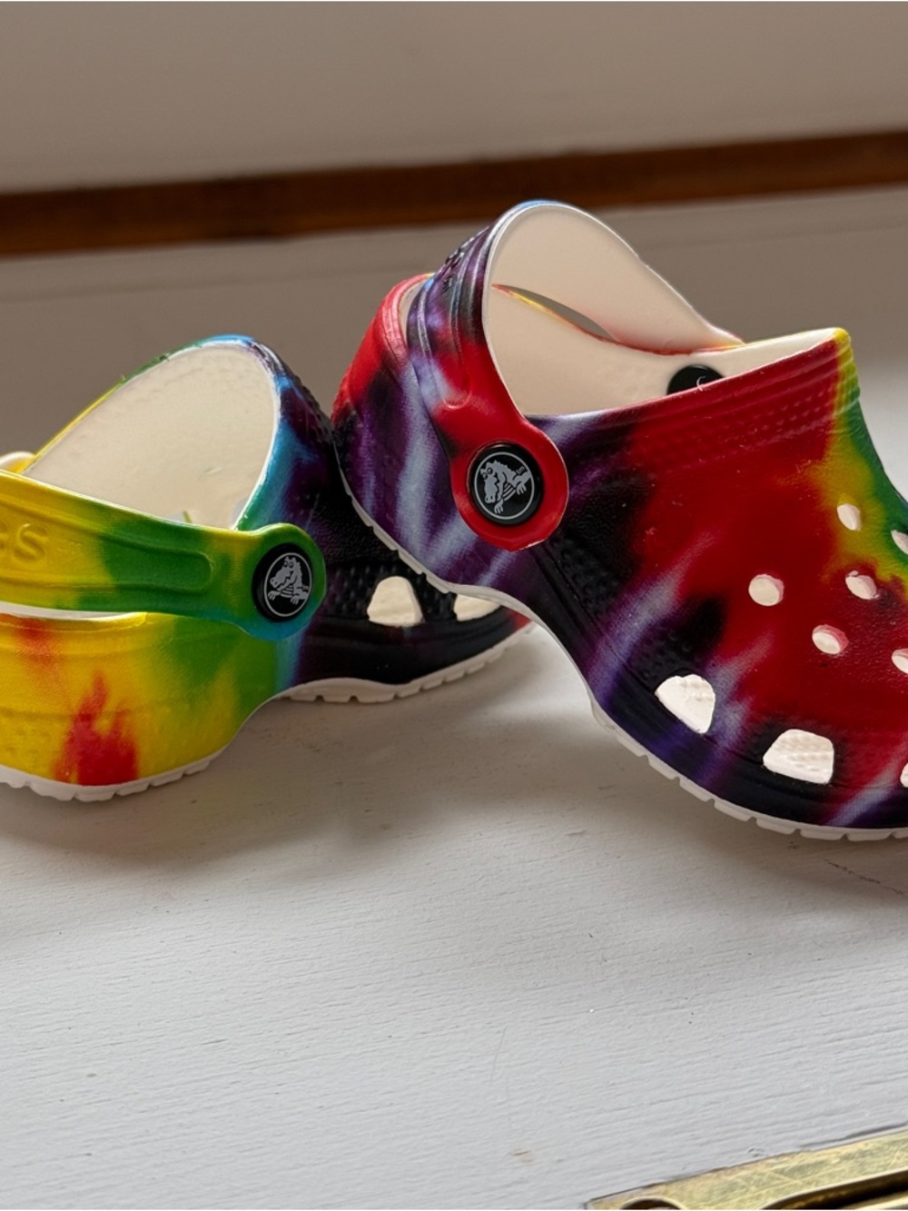 Infant CROCS Rainbow Tie-Dye Clog - Picture 6 of 6